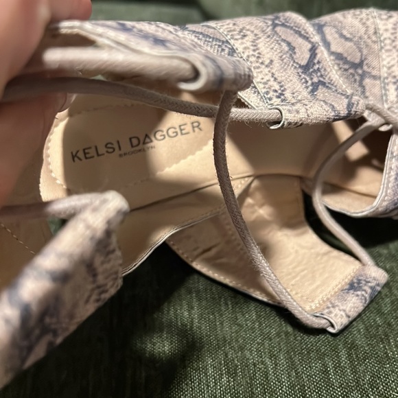 Anthropologie Kelsi Dagger snakeskin platform 6 - Picture 4 of 4